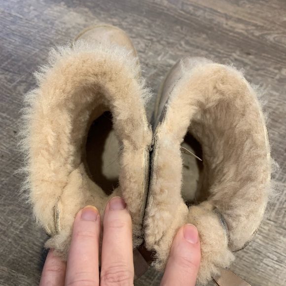 Kids size 12 Uggs - Picture 5 of 8